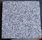 La pierre du granit G603 couvre de tuiles matériel de pierre de rayonnement de dalle en cristal de Padang le bas
