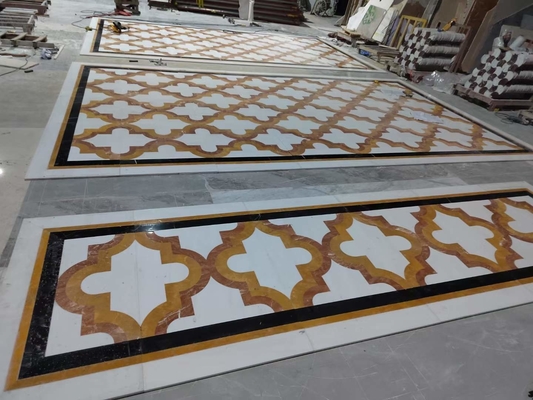 Tapis jet d'eau en marbre blanc et jaune dans un style de design moderne pour le salon de la villa