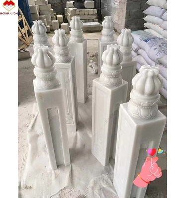 Manche d'escalier en marbre blanc en onyx personnalisée pour baluster décoratif de villa et de maison