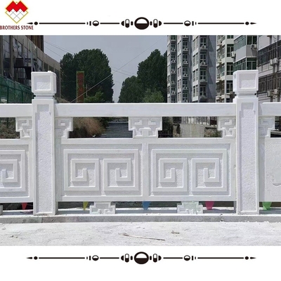Manche d'escalier en marbre blanc en onyx personnalisée pour baluster décoratif de villa et de maison
