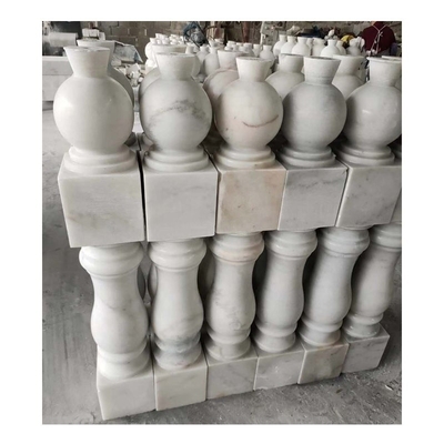 Finition de surface en marbre blanc pour les parements de balustrades