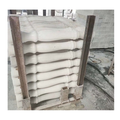 Finition de surface en marbre blanc pour les parements de balustrades