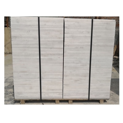 Finition de surface en marbre blanc pour les parements de balustrades