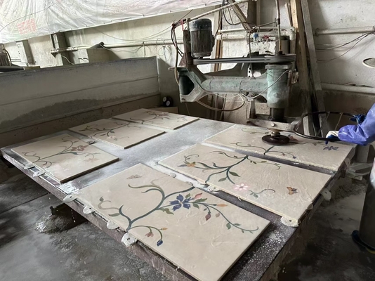 Escalier en pierre naturelle Essentiel Luxe anti-dérrapage Marbres avec conception Waterjet