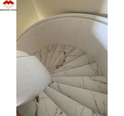 Escalier droit pas glissants Escalier avec pierre sintrée Grandes dalles de stock spécial