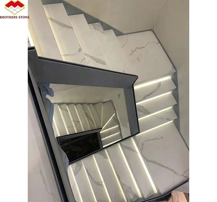 Design moderne Escalier droit personnalisé Escalier en marbre artificiel de luxe