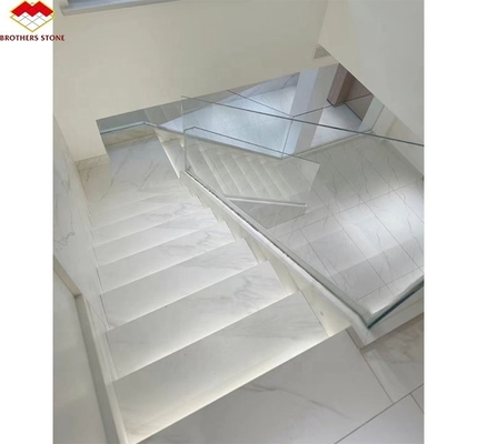 Design moderne Escalier droit personnalisé Escalier en marbre artificiel de luxe