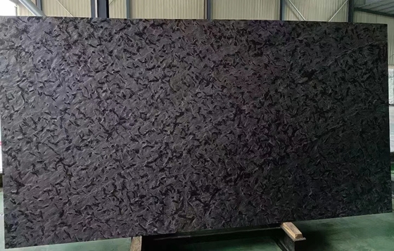 Surface en cuir brossé naturel matrice Versacenoir classique comptoir en quartzite noir du Brésil