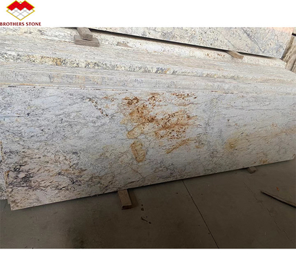 Or de luxe Granit de pierre Grandes dalles Polie pour l'escalier de la villa