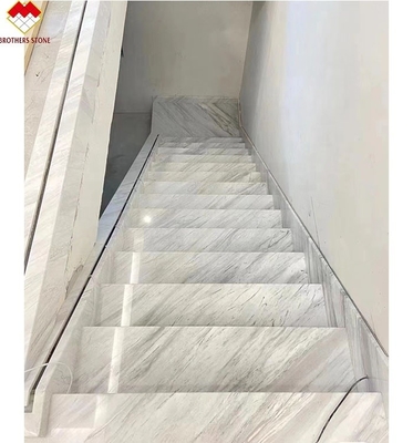 Lumière LED moderne à l'arrière Escalier intérieur antidérapant Design en marbre blanc cristallin FOB