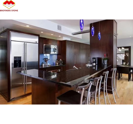 Élégante dalle de granit en marbre noir de style moderne pour le comptoir de la villa et la décoration extérieure