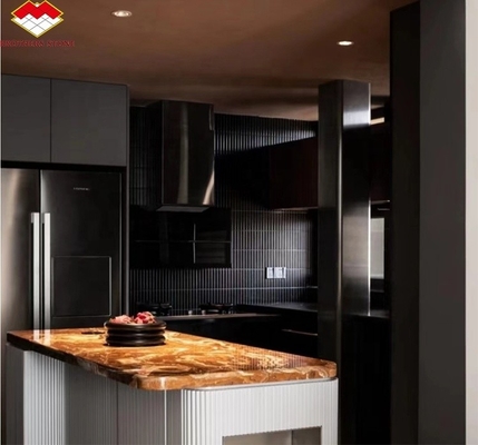 Marbre en onyx rouge tigre naturel polissé translucide pour le design d'hôtel en jade moderne rétroéclairé