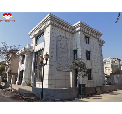 Veneur de pierre de granit gris chinois moderne à feu coupé à la taille pour revêtement de mur extérieur