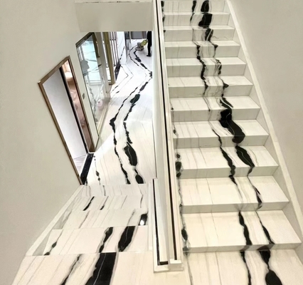 Escalier en spirale en pierre naturelle finition finie à l' intérieur avec lumière LED et design antidérapant