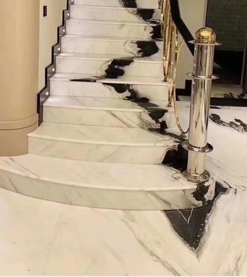 Escalier en spirale en pierre naturelle finition finie à l' intérieur avec lumière LED et design antidérapant