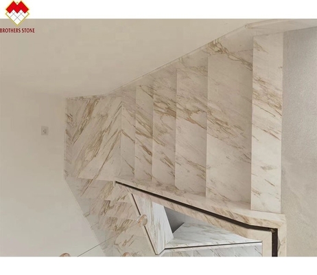 Taille personnalisée Vénus or Calacatta Marbre Escalier en spirale Trappe intérieure Moderne lumière LED et design antidérapant