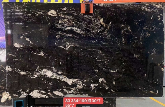 Plaque de granit cosmique noir Gucci polissée du Brésil pour cuisine et salle de bain moderne