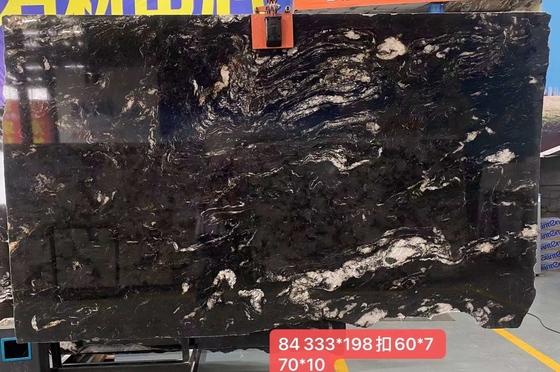 Plaque de granit cosmique noir Gucci polissée du Brésil pour cuisine et salle de bain moderne