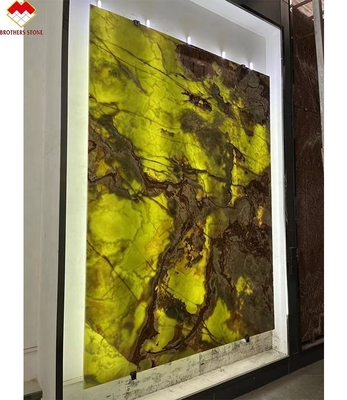 Plaque de marbre en onyx vert naturel parfaite pour les revêtements muraux et les comptoirs en onyx rétroéclairés