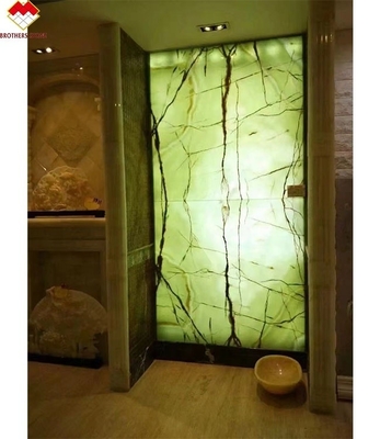 Plaque de marbre en onyx vert naturel parfaite pour les revêtements muraux et les comptoirs en onyx rétroéclairés