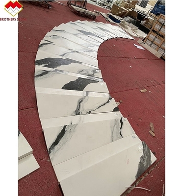 Design d'escalier intérieur de lave-vaisselle personnalisé Carreaux de porcelaine en marbre blanc