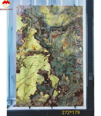 Plaque de marbre en onyx vert naturel parfaite pour les revêtements muraux et les comptoirs en onyx rétroéclairés