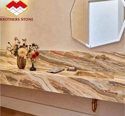 Des dalles de pierre de marbre en onyx taillées sur mesure, parfaites pour la décoration de la maison et la table du salon.