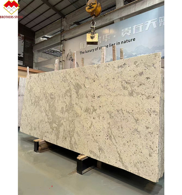 Plancher de sol en granit blanc polissé de l'Alaska