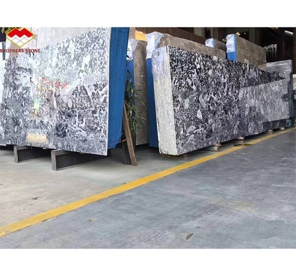 Des dalles de granit bleu modernes polies pour l'hôtel et la décoration intérieure à l'intérieur de Brothers Stone