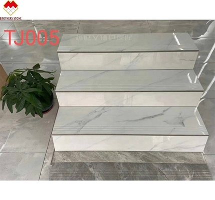 Carreaux de sol en céramique vernis poli Prix bon marché Carreaux d'escalier en porcelaine de 1200*470 mm en Chine