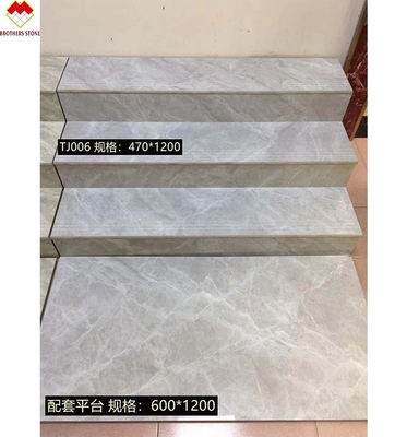 Carreaux de sol en céramique vernis poli Prix bon marché Carreaux d'escalier en porcelaine de 1200*470 mm en Chine
