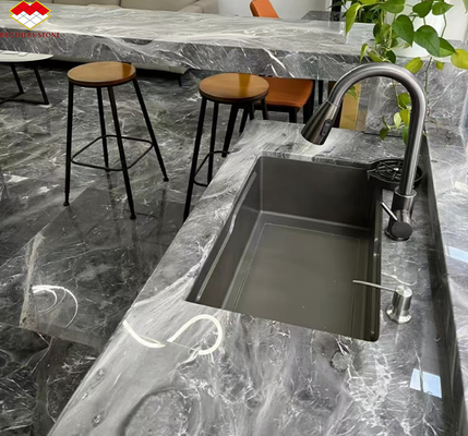 Des comptoirs de cuisine en marbre gris pour les hôtels et villas