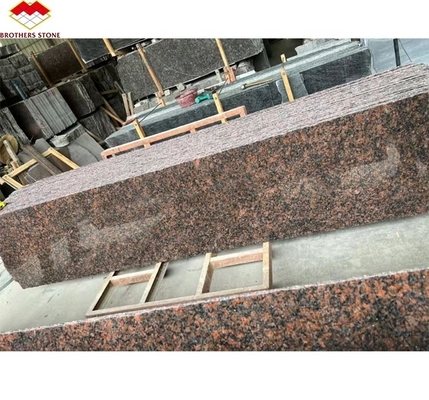 Surface poli en pierre de granit brun britannique moderne pour la conception de comptoirs de cuisine
