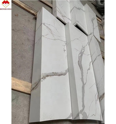 Blanc Noir Gris Or Personnalisé Polie Calacatta Marbre Regard Porcelaine Escaliers de tuiles