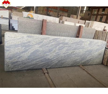 Carreaux de sol en granit blanc du Cachemire poli à l'extérieur et à l'intérieur en Inde