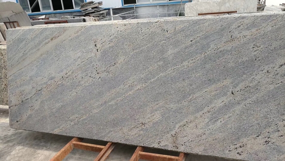 Carreaux de sol en granit blanc du Cachemire poli à l'extérieur et à l'intérieur en Inde