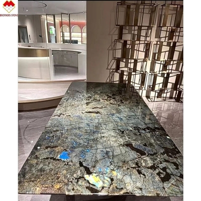 Grande dalle de luxe émeraude bleu Onyx marbre du Brésil pour une table transparente