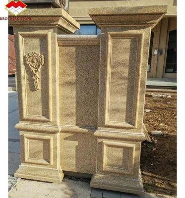 2700 kg/m3 pilier taillé à la main en pierre de granit pour la conception de colonnes extérieures