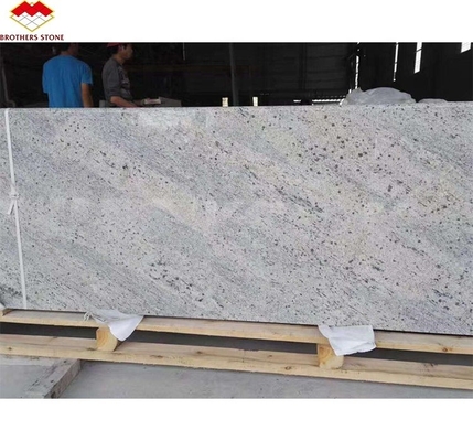 2700 kg/m3 Carreaux de granit moderne du Cachemire indien revêtement blanc pierre naturelle taillée à la taille