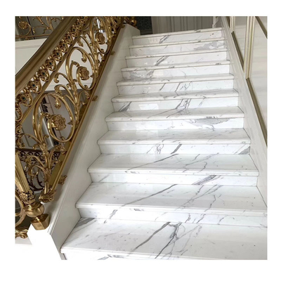 Style de design intérieur moderne Multicolore Onyx Vène de bois Escaliers en marbre avec garde-corps en verre