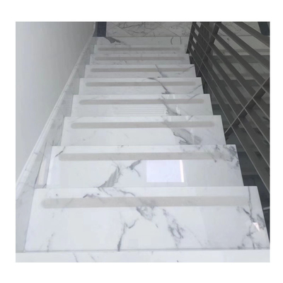 Style de design intérieur moderne Multicolore Onyx Vène de bois Escaliers en marbre avec garde-corps en verre