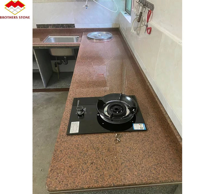 Pierre naturelle chinoise polissée moderne taillée sur mesure Pierre de granit rouge pour comptoir de cuisine