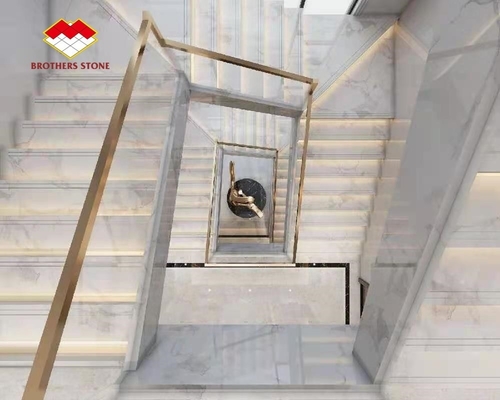 Couverture d'escalier en pierre naturelle de marbre intérieur avec taille personnalisée et fonction anti-dérapant