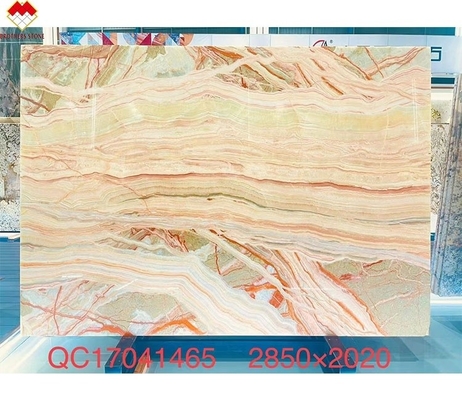 Pierre d'onyx arc-en-ciel translucide pour la villa Fond CNF Polissé Dragon rouge Onyx Marbre