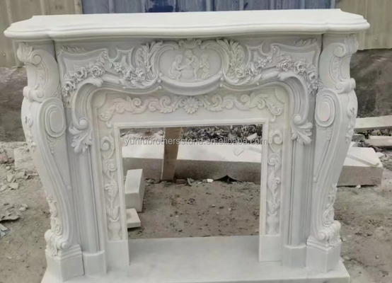 Design moderne de la cheminée en marbre blanc entouré pour l'installation murale