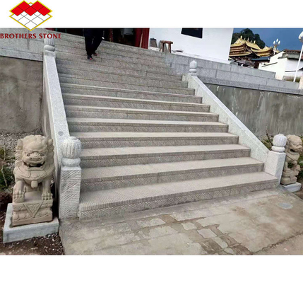 Granit chinois de luxe en extérieur blanc granit coupé à la taille des dalles flammées pour les étages de plancher