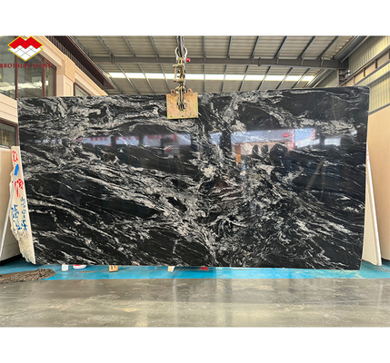 Granit noir cosmique moderne poli pour les comptoirs et les panneaux muraux de la cuisine intérieure