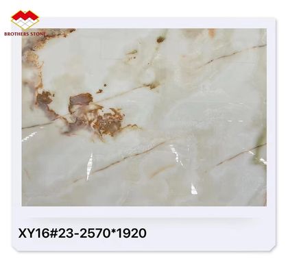 Plaque de pierre de marbre d' onyx blanc poli Le choix parfait pour les carreaux de salle de bain de luxe