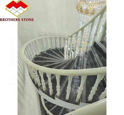Plancher monté à l'étage Balustrade en marbre blanc et en onyx