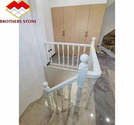 Plancher monté à l'étage Balustrade en marbre blanc et en onyx